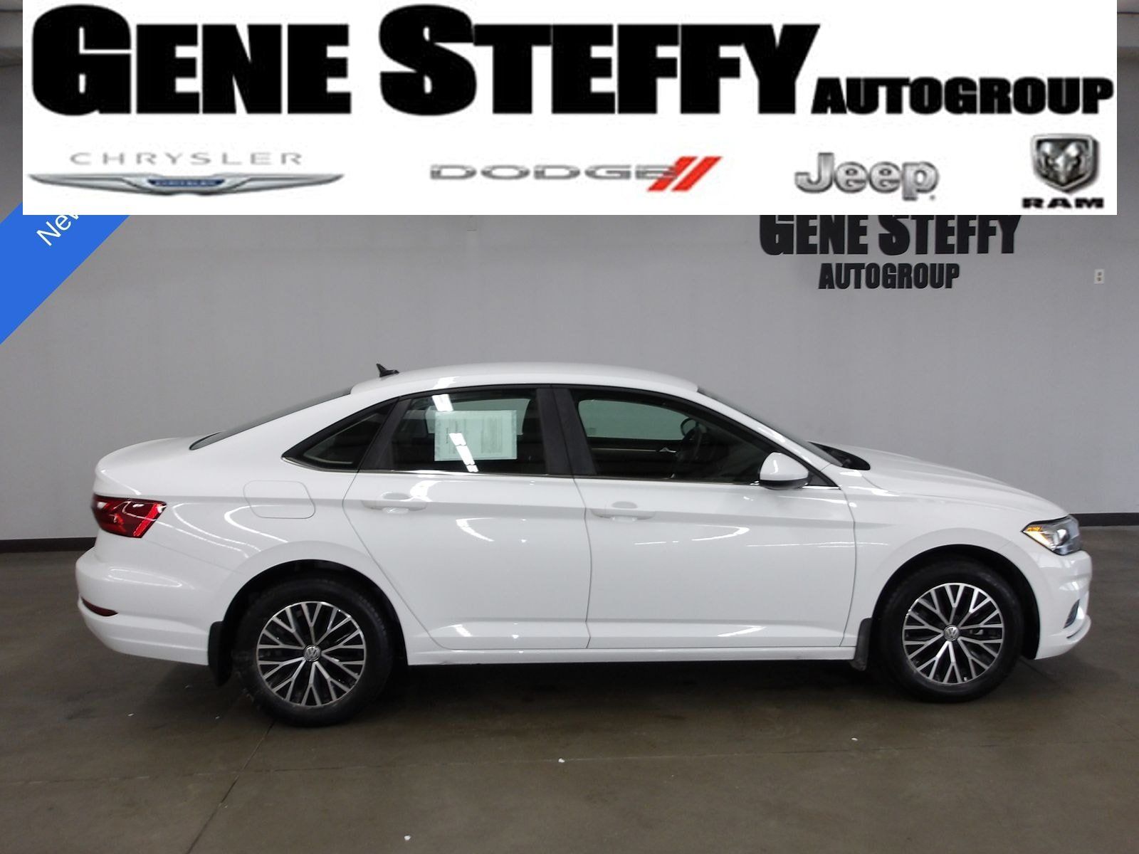 Used 2021 Volkswagen Jetta R-Line FWD image 1