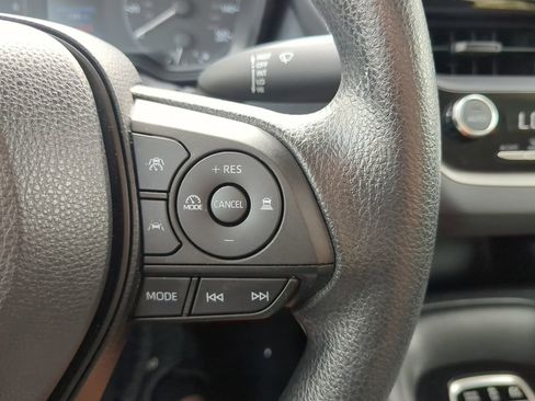 Used 2023 Toyota Corolla LE image 30