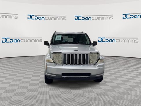 Used 2010 Jeep Liberty Limited image 3