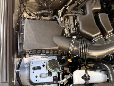 Used 2012 Toyota 4Runner SR5 w/ Convenience Pkg image 10