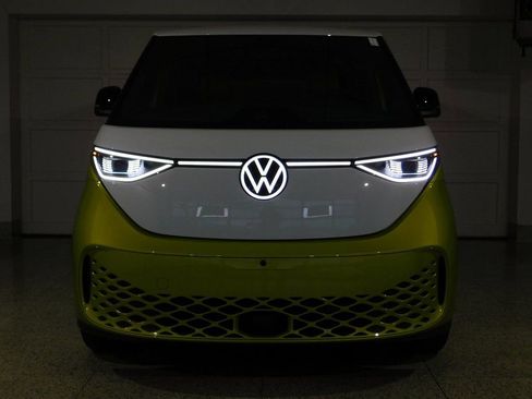 Used 2025 Volkswagen ID. Buzz 1st Edition image 16