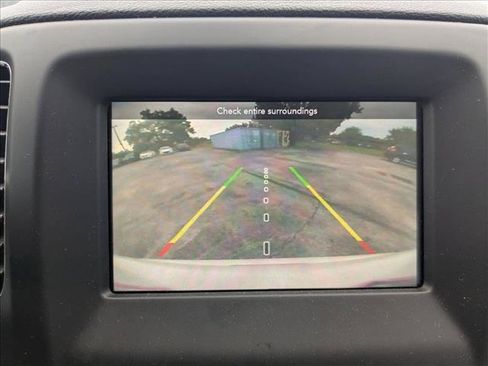 Used 2019 Jeep Compass Latitude FWD image 12
