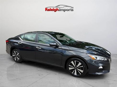 Used 2021 Nissan Altima 2.5 SV FWD image 4
