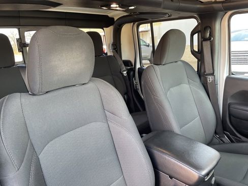 Used 2023 Jeep Gladiator Willys image 30