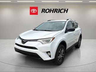 Used 2018 Toyota RAV4 LE FWD video 1