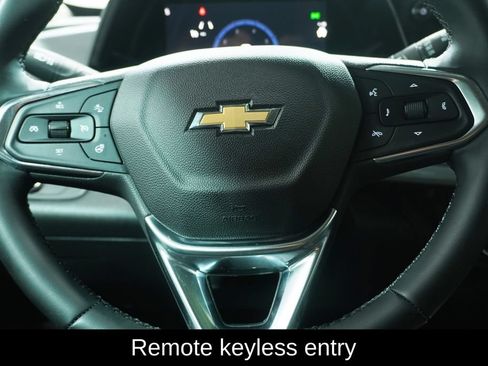 Used 2024 Chevrolet Trax LT w/ LT Convenience Package FWD image 4