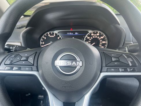 Used 2025 Nissan Altima 2.5 SV FWD image 28