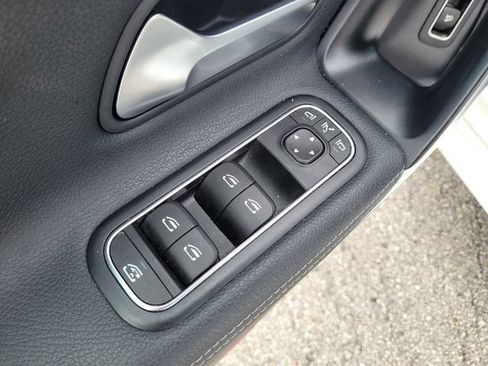 Used 2025 Mercedes-Benz CLA 250 image 17