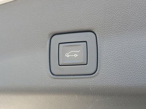 Certified 2024 Chevrolet TrailBlazer LT w/ Convenience Package FWD image 8