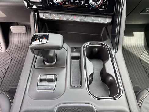 New 2026 GMC Sierra 1500 AT4 w/ Technology Package AWD/4WD image 32