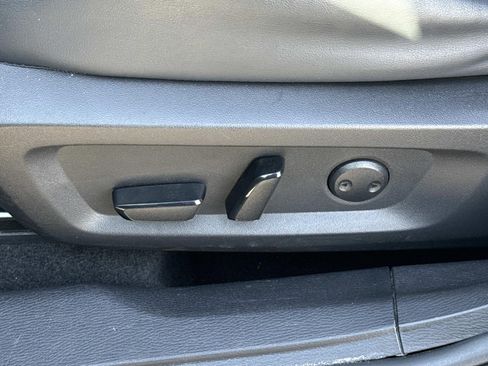 Used 2024 Mitsubishi Outlander SE image 21