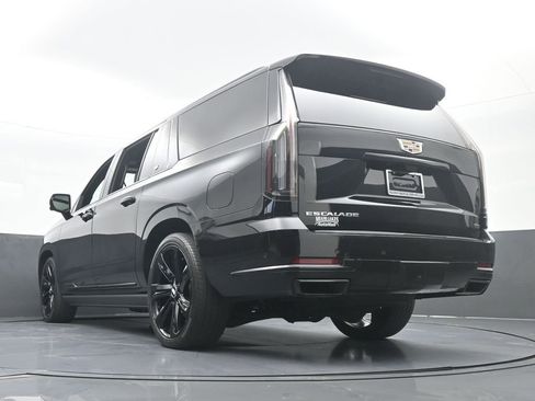 Used 2025 Cadillac Escalade ESV Sport w/ Touring Package image 71