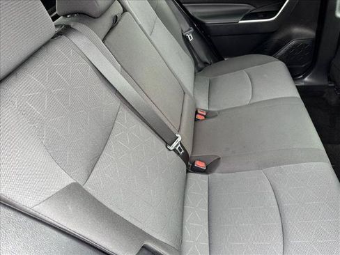 Used 2025 Toyota RAV4 XLE AWD/4WD image 18