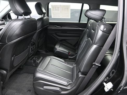 Used 2024 Jeep Grand Cherokee L Limited w/ Black Appearance Package RWD image 13