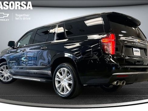 Certified 2024 Chevrolet Suburban High Country w/ Advanced Technology Package AWD/4WD image 12