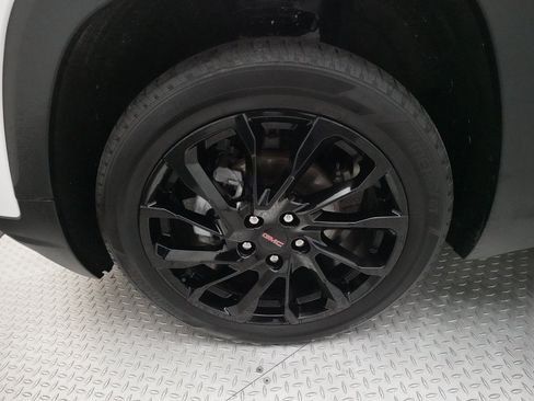 Used 2023 GMC Terrain SLE w/ Driver Convenience Package image 26