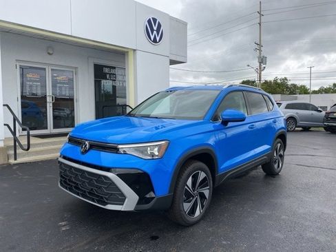 New 2025 Volkswagen Taos SE image 7