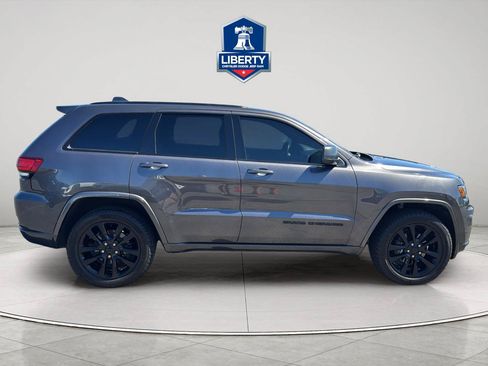Certified 2018 Jeep Grand Cherokee Altitude AWD/4WD image 13