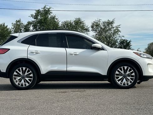 Used 2020 Ford Escape Titanium AWD/4WD image 8