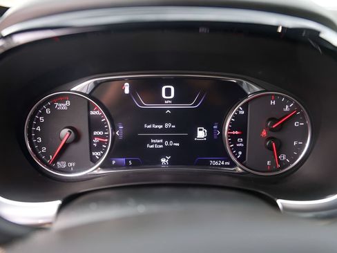 Used 2022 Chevrolet Traverse Premier FWD image 11