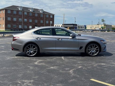 Used 2025 Genesis G70 2.5T AWD/4WD image 3