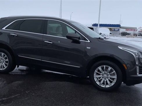 Used 2017 Cadillac XT5 FWD image 3