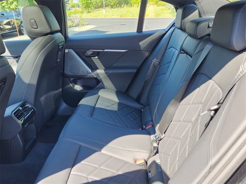 Certified 2024 BMW i5 eDrive40i w/ Premium Package image 10