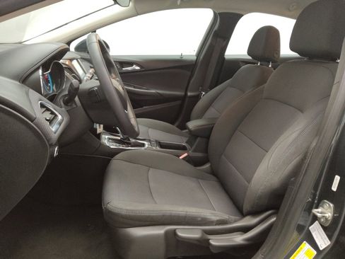 Used 2018 Chevrolet Cruze LT image 17