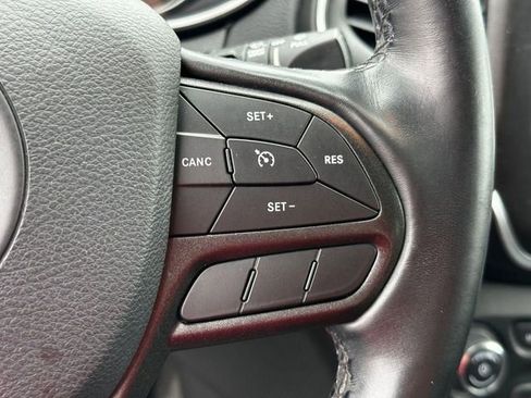 Used 2020 Jeep Cherokee Trailhawk w/ Cold Weather Group AWD/4WD image 18