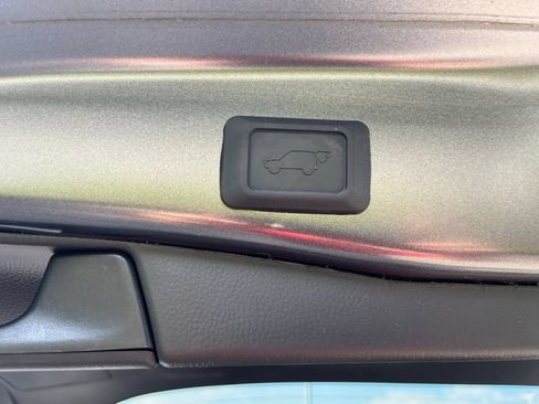 Used 2025 Toyota RAV4 XLE w/ Convenience Package FWD image 36