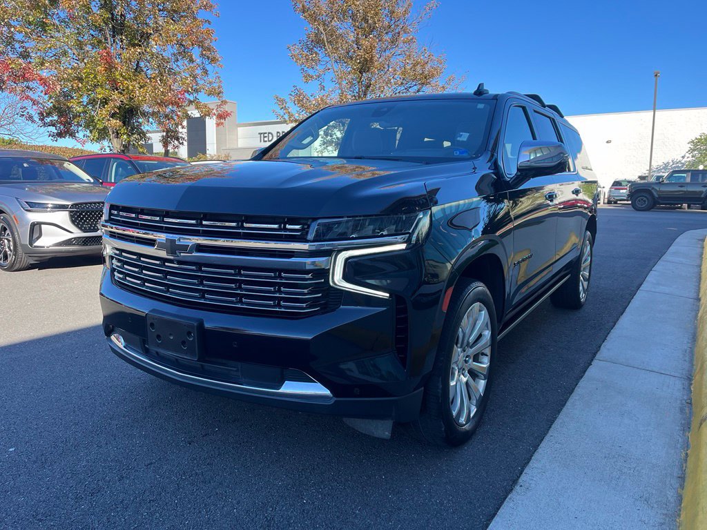 Used 2021 Chevrolet Suburban Premier AWD/4WD image 3