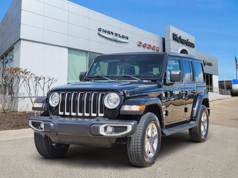 Used 2022 Jeep Wrangler Unlimited Sahara w/ Safety Group AWD/4WD image 2