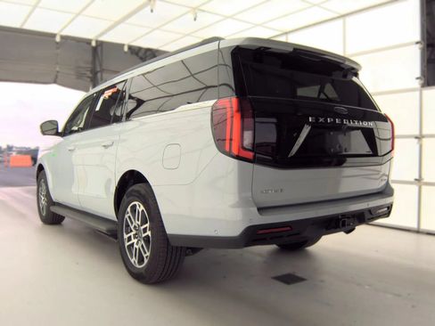 Used 2025 Ford Expedition Max Active RWD image 6