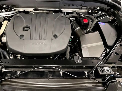 Used 2024 Volvo XC60 B5 Plus image 29