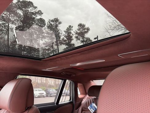 Used 2025 Genesis G90 3.5T image 8