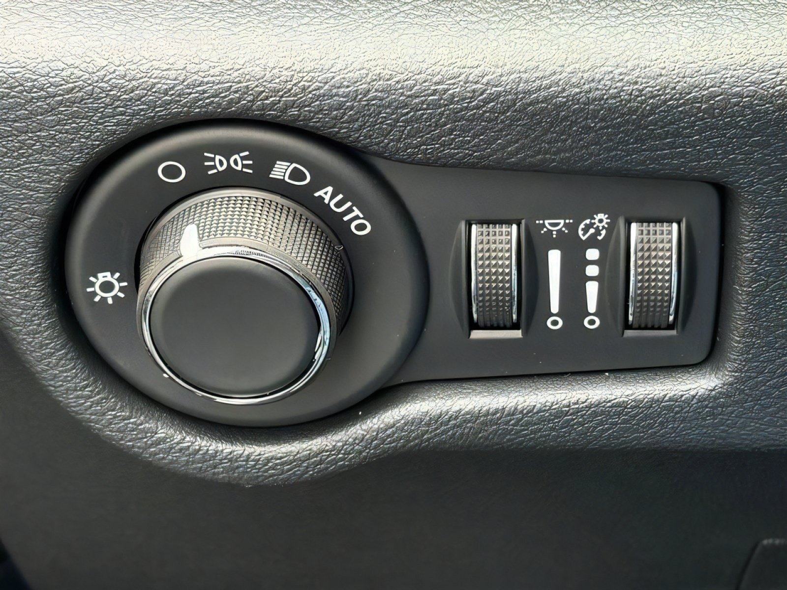 New 2027 Chrysler Pacifica Select FWD image 22