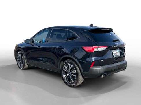 Used 2021 Ford Escape SE w/ SE Sport Appearance Package FWD image 3