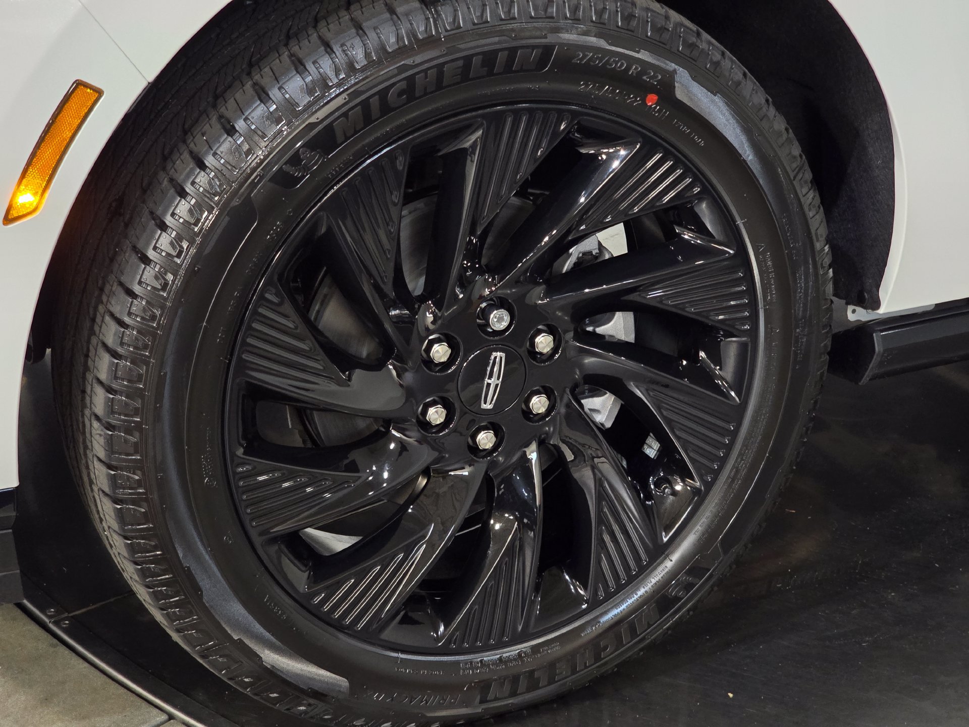 New 2025 Lincoln Navigator Reserve w/ Jet Appearance Package AWD/4WD image 12