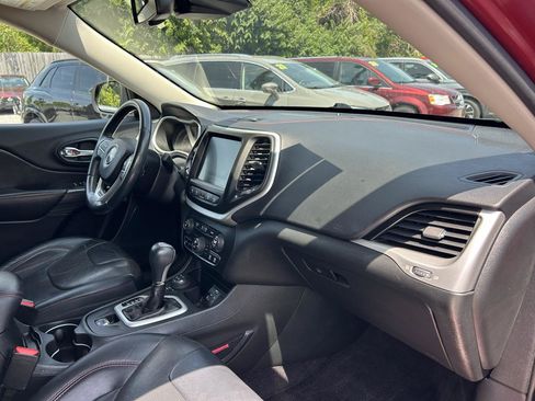 Used 2016 Jeep Cherokee Trailhawk w/ Comfort/Convenience Group AWD/4WD image 8