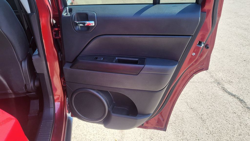 Used 2014 Jeep Patriot Latitude FWD image 20