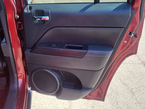 Used 2014 Jeep Patriot Latitude FWD image 20