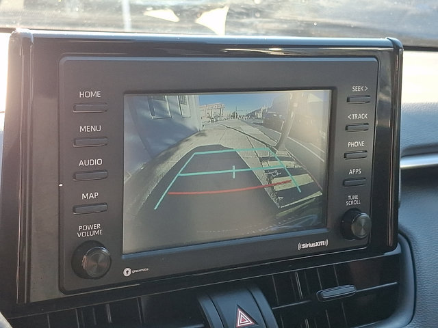 Used 2021 Toyota RAV4 LE AWD/4WD image 18