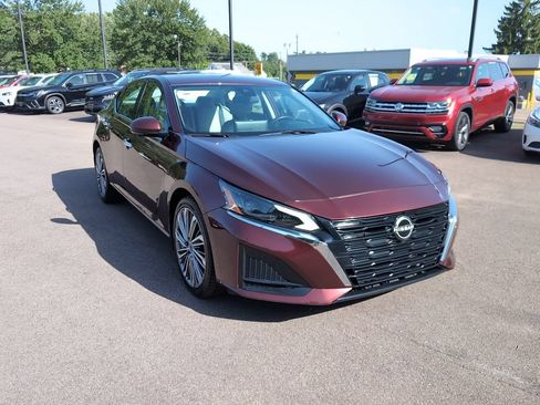 Used 2023 Nissan Altima 2.5 SL AWD/4WD image 2