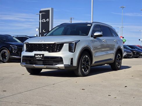 New 2026 Kia Sorento S image 2
