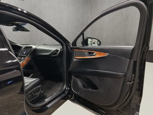 Used 2018 Lincoln MKX Reserve w/ Lincoln MKX Climate Package AWD/4WD image 19