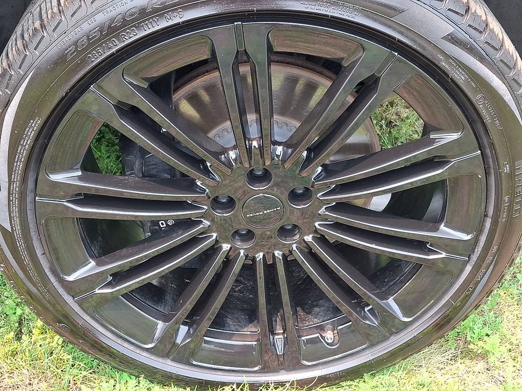 Used 2023 Land Rover Range Rover Sport SE AWD/4WD image 8