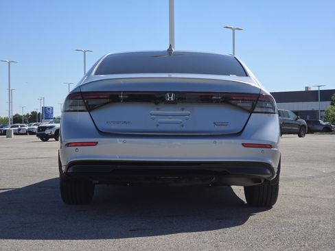 Used 2024 Honda Accord Touring image 18
