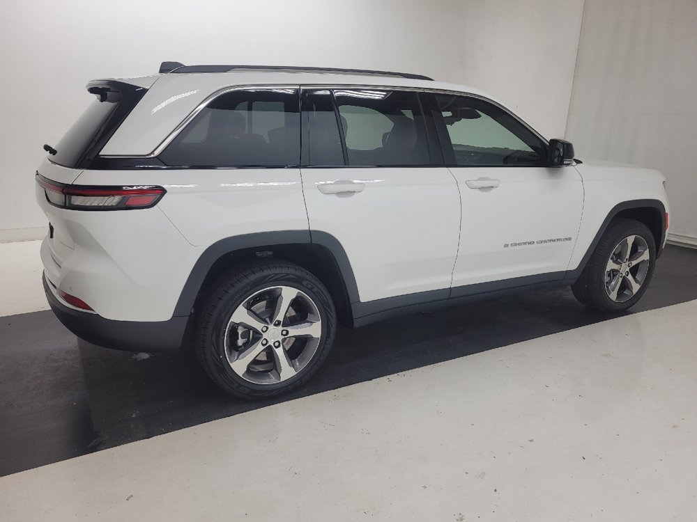 Used 2023 Jeep Grand Cherokee 4WD 4xe w/ Luxury Tech Group II image 10