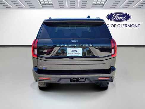 New 2026 Ford Expedition Active image 4