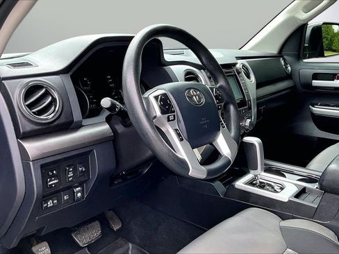 Used 2018 Toyota Tundra SR5 w/ SR5 Upgrade Package AWD/4WD image 18